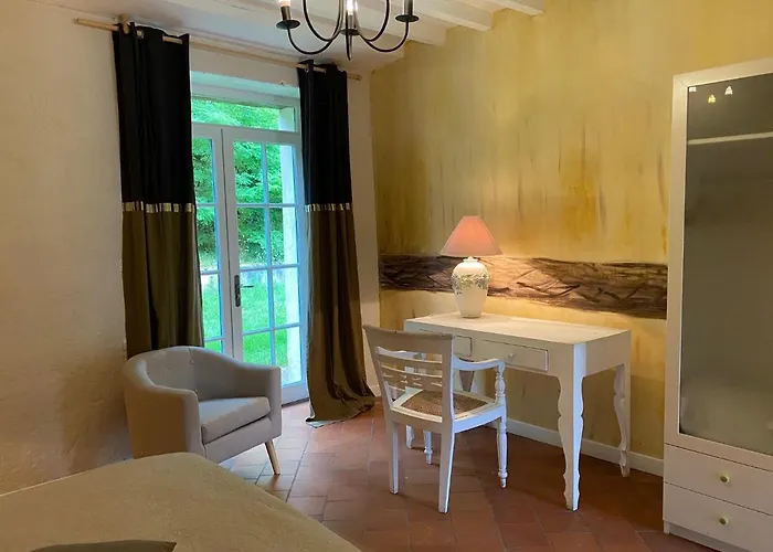 Maison d'hôtes Le Domaine De La Cour 3*